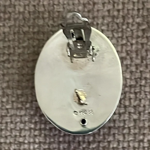 Sterling silver and black onyx French clip earrings - Picture 4 of 7